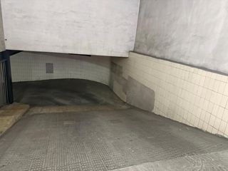 Posto auto  Maestro albeniz. Venta de plaza de garaje para dos vehículos pequeños