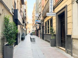 Pis  Calle pere ibarra 6. El lienzo de tus sueños en el corazón de elche 150m2 junto a la