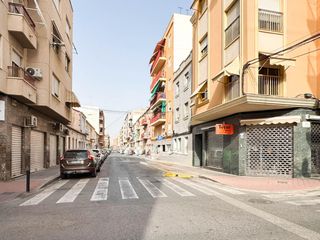 Piso  Calle patricio ruiz gomez. Magnífico piso lleno de luz en elche junto al centro 2 dom. ante