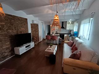 Casa en Pueblo. para entrar a vivir! casa totalmente reformada con barbacoa y
