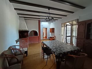 Xalet a Pueblo. Oportunidad única: chalet con gran parcela, anexo independiente