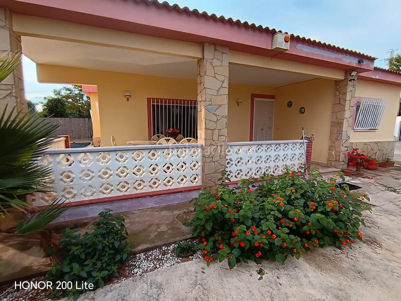 Foto 689630bc-28db-4d92-a5fe-a52960043178. Alquiler chalet tu refugio de paz te espera en este chalet con piscina privada !! en Benicarló