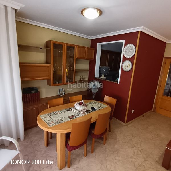 Foto 075a367c-e3e8-400a-a65a-b0dd206b2bb8. Casa aparellada amb aparcament a Pueblo Benicarló