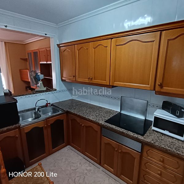 Foto 7b292460-fe1b-43da-9fb3-820fb633405c. Casa aparellada amb aparcament a Pueblo Benicarló
