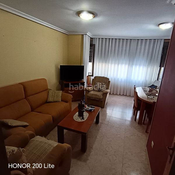 Foto 9ca45a57-6f07-42d3-9006-d750d6194c76. Casa aparellada amb aparcament a Pueblo Benicarló