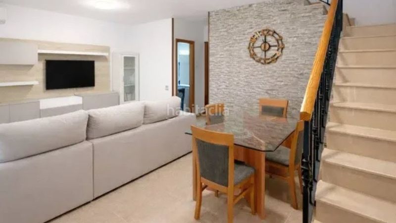 Foto 00d8184d-e46c-425d-9d50-1ff3975f4785. Casa aparellada amb aparcament a Cálig