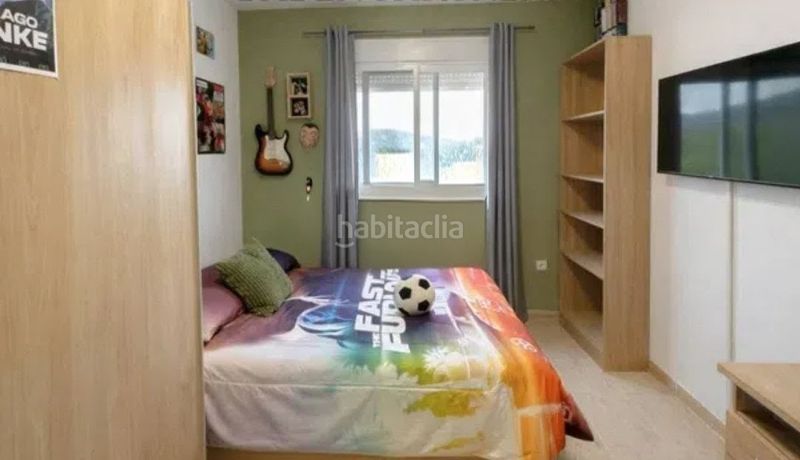 Foto 291ebd07-5902-423f-b40e-405443e68b57. Casa aparellada amb aparcament a Cálig