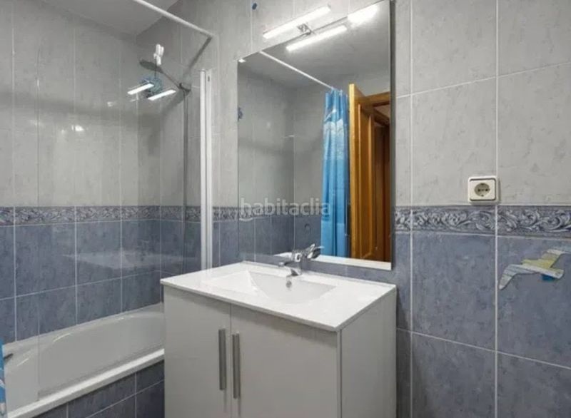 Foto b2a65b4c-bc81-41ad-9ca1-7974356863b0. Casa aparellada amb aparcament a Cálig