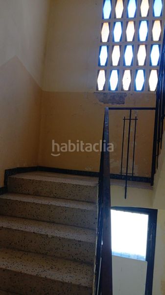 Foto 12c85d46-2a88-4498-be80-0472c859b2e5. Casa aparellada amb xemeneia a Deltebre