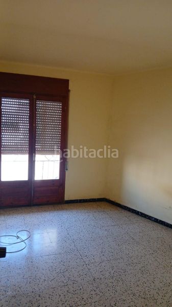 Foto 319aaf9b-547c-4cc3-b035-aff3f9fc3720. Casa aparellada amb xemeneia a Deltebre