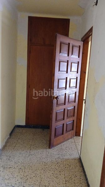 Foto bcdc8a27-27d5-4b09-b86b-5038e55b903f. Casa aparellada amb xemeneia a Deltebre