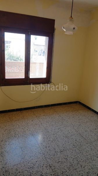 Foto cc24c978-b2c6-4509-87e7-3362f5bd57ef. Casa aparellada amb xemeneia a Deltebre