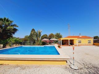 Chalet in Villafranqueza. Oportunidad única! encantador chalet con amplia parcela en alica