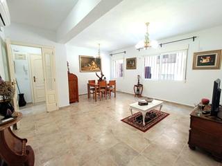 Location Rez-de-chaussée à Benalúa. Planta baja en alquiler junto avenida oscar esplá. precio 975mes