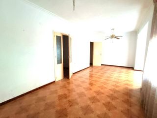 Flat in Florida Alta. Gran oportunidad de inversión o reforma cerca de la av. de orihu
