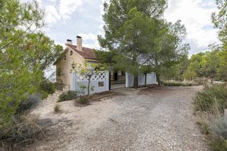 Chalet in Aledo. Chalet en aledo con parcela de 1.000 m2 y planta inferior diáfan