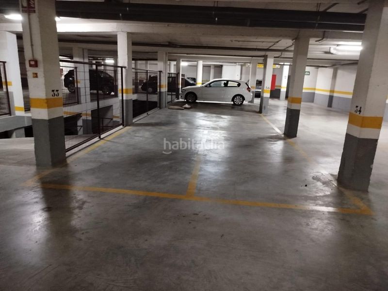 Foto a53ca885-d537-4b2b-94be-46400628984b. Car parking in Alcantarilla