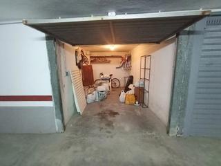 Aparcament cotxe  Doctor gómez ferrer. Garaje cabina cerrada en la zona del racó!!!