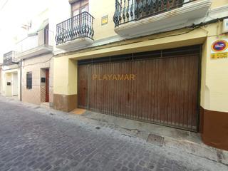 Aparcament cotxe  N/a. Garaje en centro de cullera.