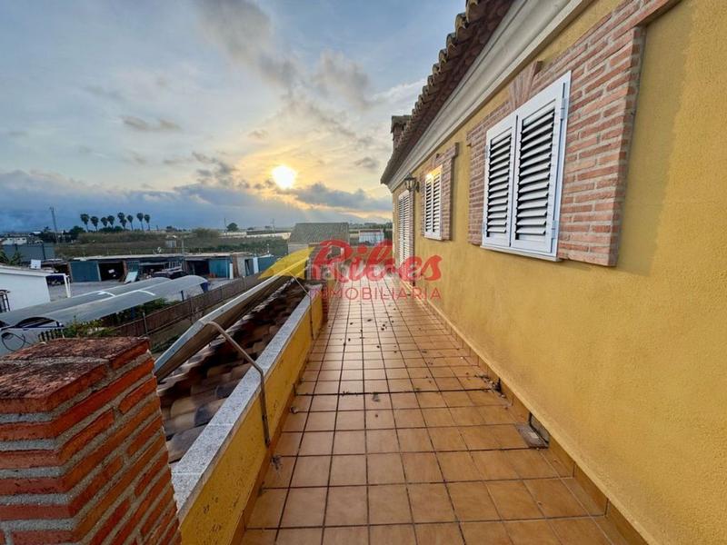 Foto ee465ee6-2d10-47f3-a46e-148b56b1fea4. Chalet dans plaza numero 25 6 dans Bulevar del Xúquer Cullera