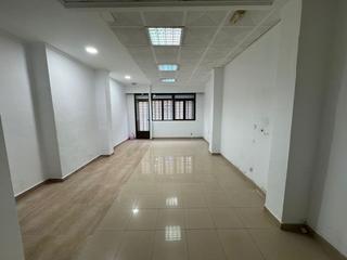 Location Local commercial à Calle del vall 27
