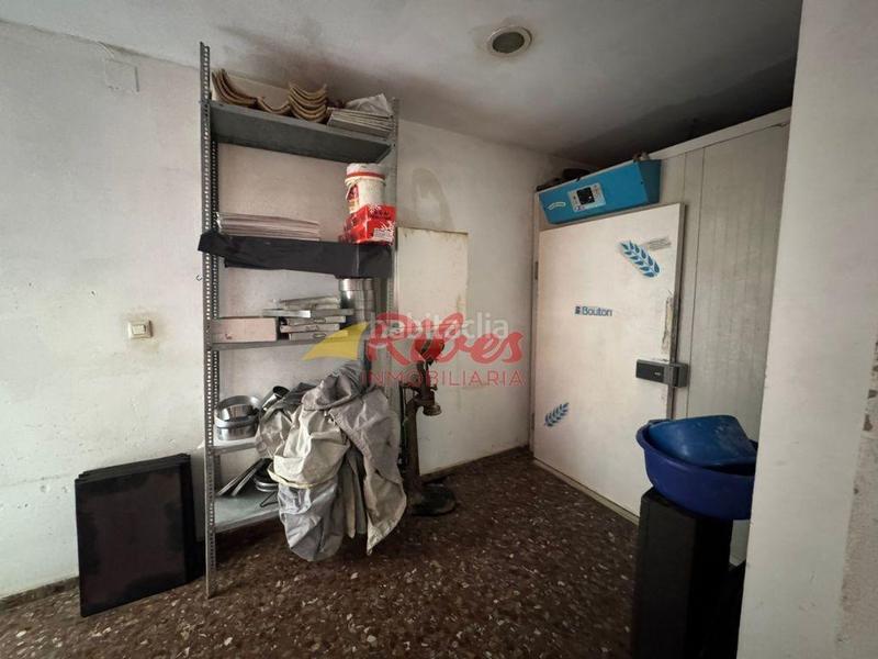 Foto 43788bc3-b653-480f-939c-39bc4f1e1b43. Local comercial a calle antoni renard 10 a pueblo de Cullera Cullera