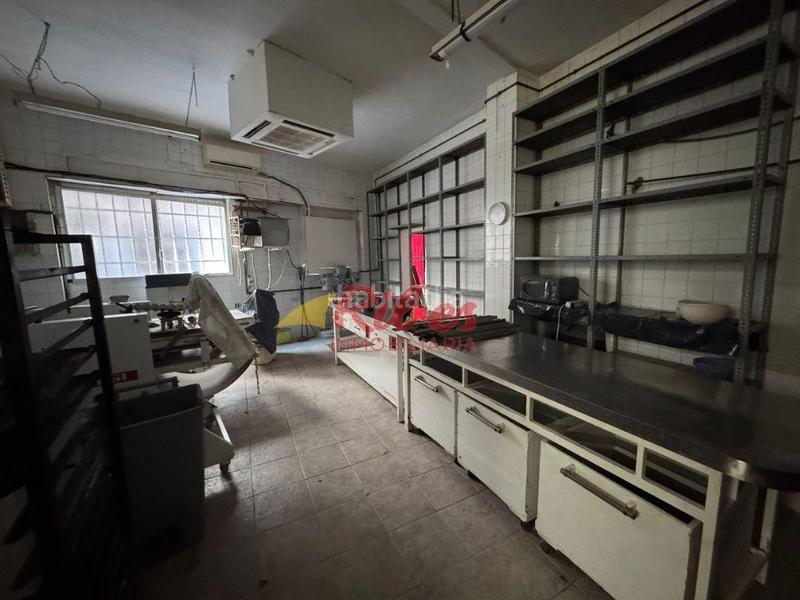 Foto 53fd7d74-e7f3-4dc5-8215-3fe1cd22ba39. Local comercial a calle antoni renard 10 a pueblo de Cullera Cullera