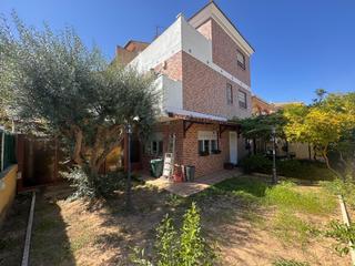 Casa adosada en Bulevar del Xúquer. Adosado zona bulevar del xuquer cullera