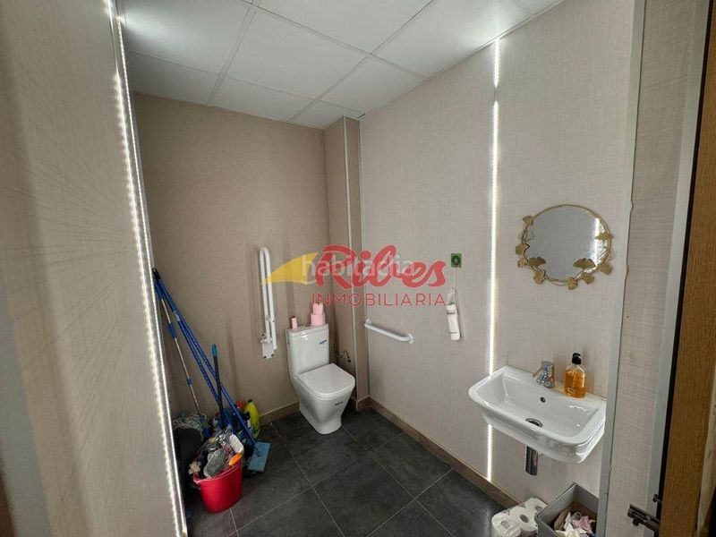 Foto 175996bc-a11a-43b0-b3cd-699ff46bf80c. Local comercial a Sant Antoni Cullera