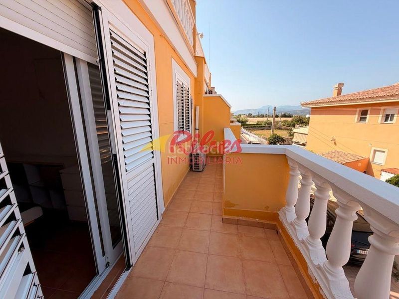 Foto 04da2dfc-c328-400c-9a3a-a3f35b78c36d. Casa adossada amb aparcament a El Marenyet Cullera
