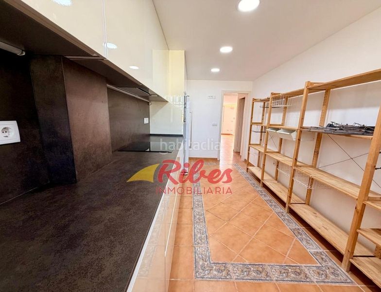 Foto 619f6390-2124-463b-a043-7ac97de3f3fc. Casa adossada amb aparcament a El Marenyet Cullera