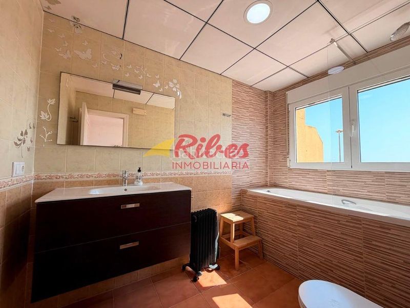 Foto bb4e0de3-86b7-4ba4-93c2-c190abdd636a. Casa adossada amb aparcament a El Marenyet Cullera