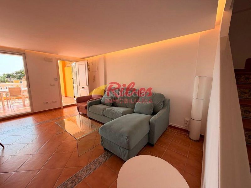 Foto c97f80e4-e750-458f-afaa-0ce2d4e6f91e. Casa adossada amb aparcament a El Marenyet Cullera