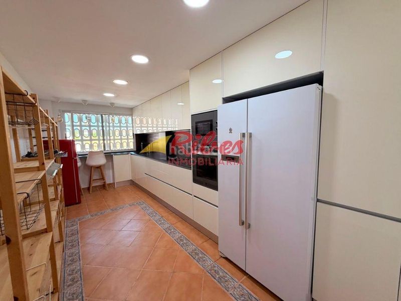 Foto ccfb5152-a79b-46bf-b2a0-5a423036314e. Casa adossada amb aparcament a El Marenyet Cullera