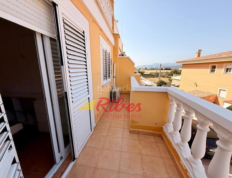 Foto efcaadc1-49d8-4fb1-85f7-3014a70ed05f. Casa adossada amb aparcament a El Marenyet Cullera