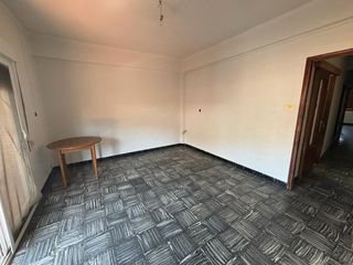Etagenwohnung in Corbera