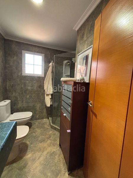 Foto 3d7b9031-ed8e-4ee9-99ce-03e5b4ff0b25. Casa aparellada amb aparcament piscina a Sueca Sueca