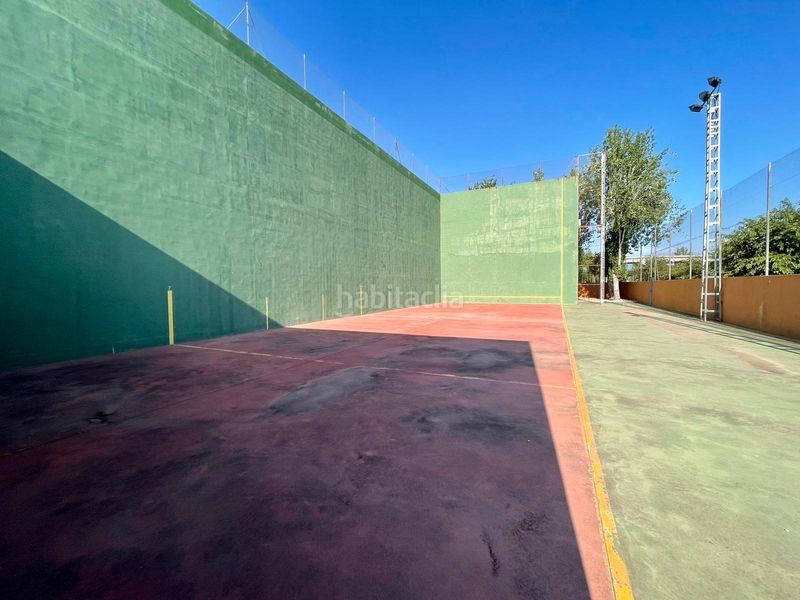 Foto bb7e5497-84d4-456c-a2cd-2ae03e17a1ed. Casa aparellada amb aparcament piscina a Sueca Sueca