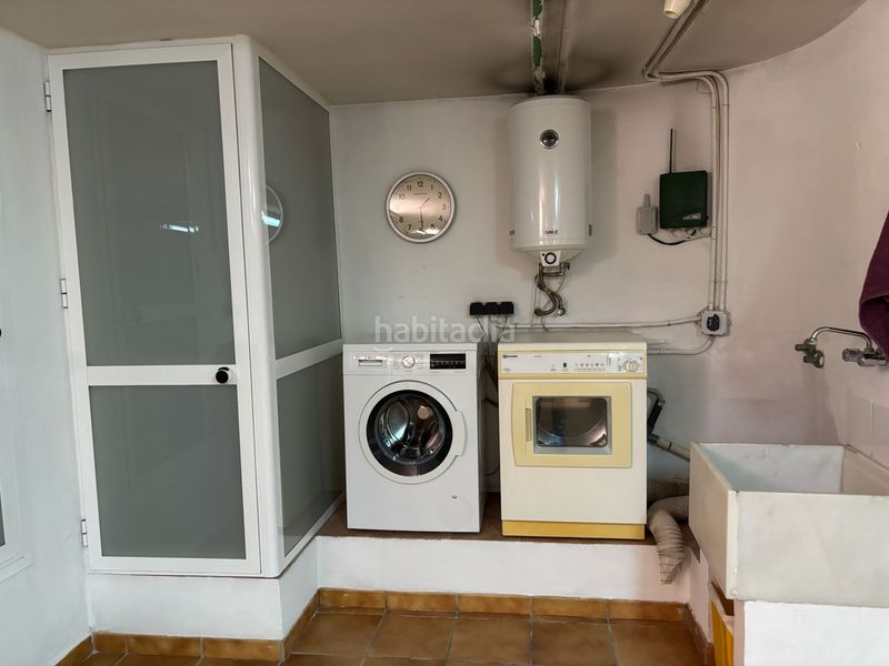 Foto c3d5719f-e88e-432b-96ab-d3c8749d53d5. Casa aparellada amb aparcament piscina a Sueca Sueca