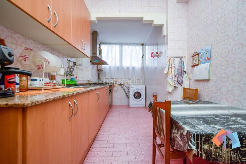 Foto 5857fde0-1f96-45bc-8801-62b3a0711ed8. Gebäude in Castelló de Rugat