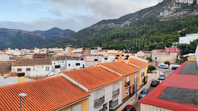 Foto 210939f0-b1f2-48d0-93a3-38b20e5aba78. Dúplex amb aparcament piscina a Simat de la Valldigna