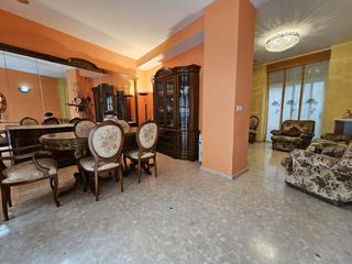 Casa en Villalonga. Amplia vivienda en villalonga