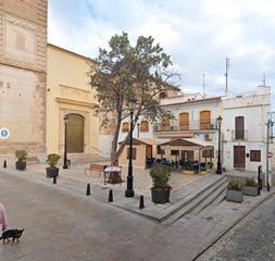 Casa aparellada a Oliva Pueblo. Céntrica casa en el corazón de oliva