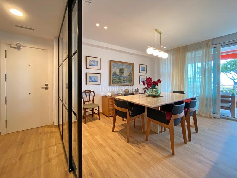 Foto 916c3440-ba18-48cb-8886-5fc1287f6f99. Piso espectacular piso reformado en primera línea de playa gandía en Gandia