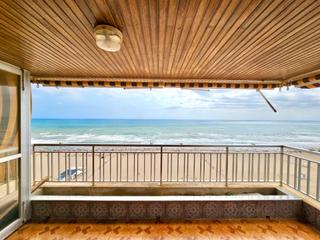 Pis a Playa de Gandía. Exclusivo piso en primera línea con espectaculares vistas al mar
