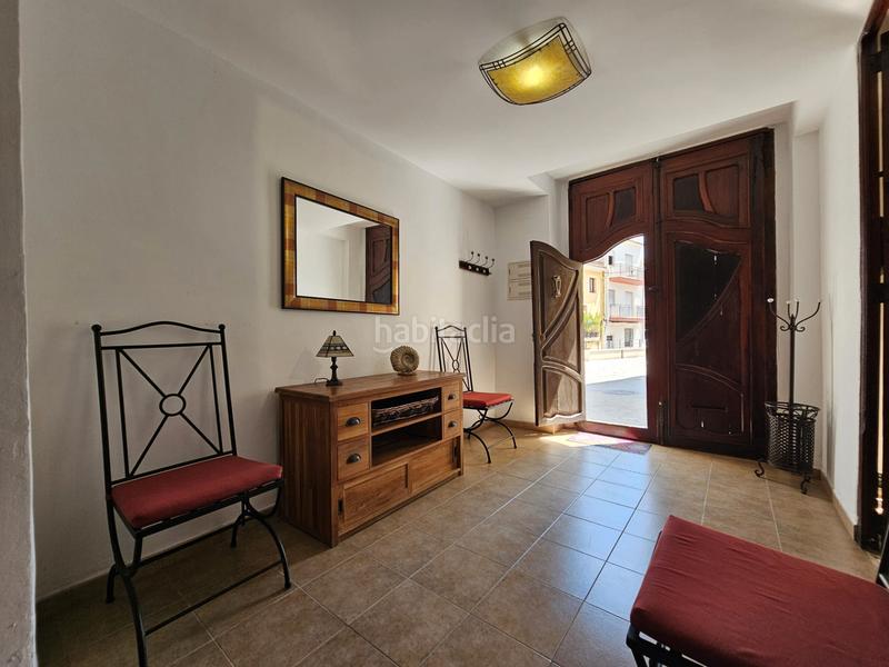 Foto 2b41fb02-6fd9-4e66-b512-b2efeb2c1a03. Casa  en el centro con terraza y vistas en Oliva pueblo Oliva