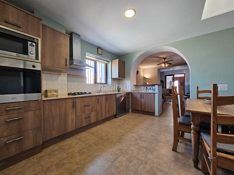 Foto 8e93f5f9-0f8c-4c3a-802a-7049467cc6c9. Casa  en el centro con terraza y vistas en Oliva pueblo Oliva