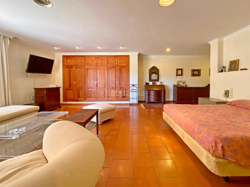 Foto 7c4700e3-89c9-4b4f-86fb-f0e10a2d3b4c. Chalet  soñado en la urbanización santa marta, un oasis privado en Gandia