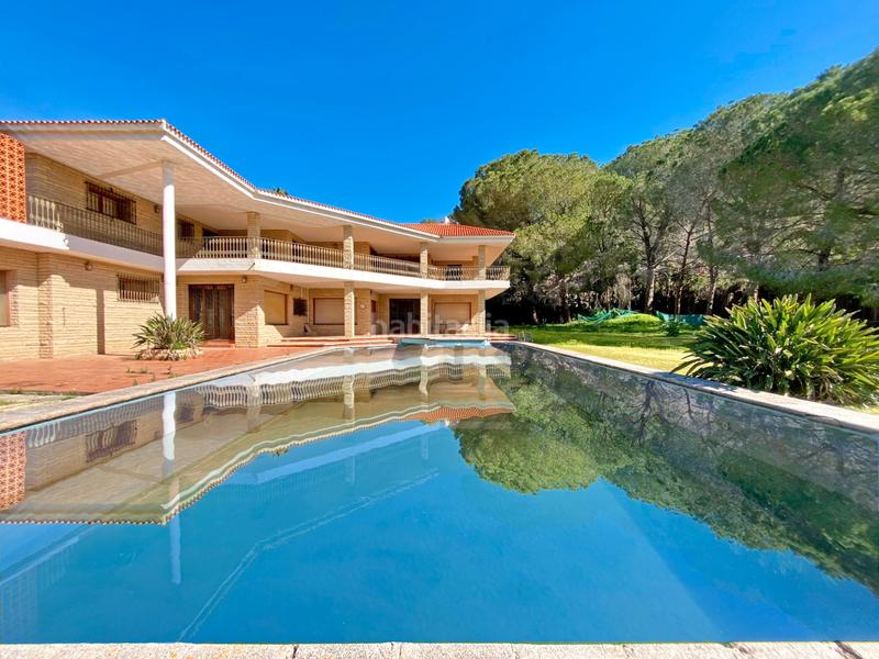 Foto b984b421-9d7d-450f-95f0-e44c21496359. Chalet  soñado en la urbanización santa marta, un oasis privado en Gandia