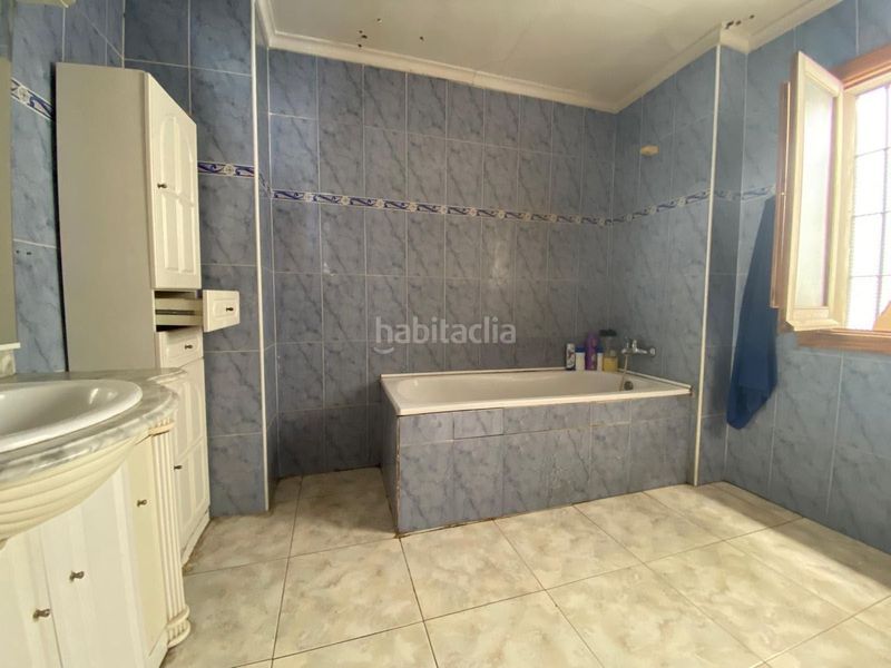 Foto c0fabb8b-a367-47a4-a86e-fcbde8b43f53. Casa adossada a Oliva pueblo Oliva